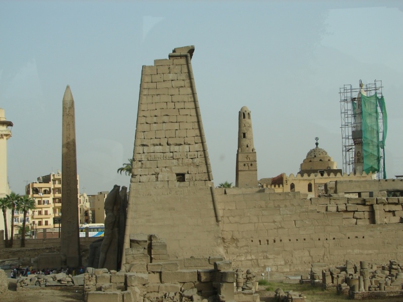 Temple of Luxor entry Pylon.jpg